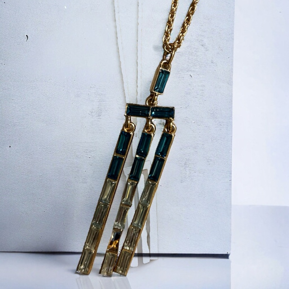 Blue gem necklace